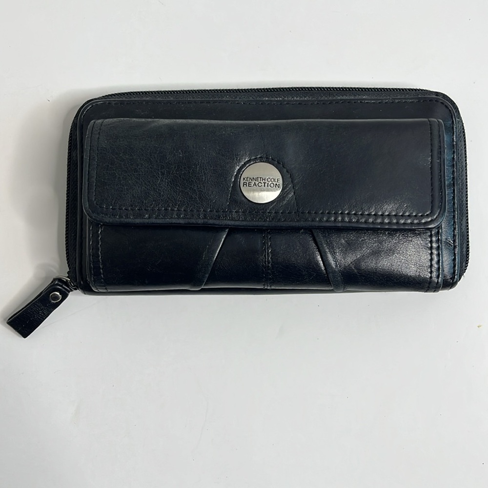 3 for $20 KENNETH COLE REACTION Genuine Black Leather Wallet Silver Accent Snaps
